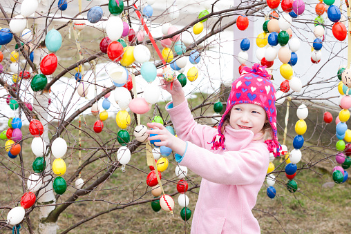 Amélie confond Noël et Pâques 