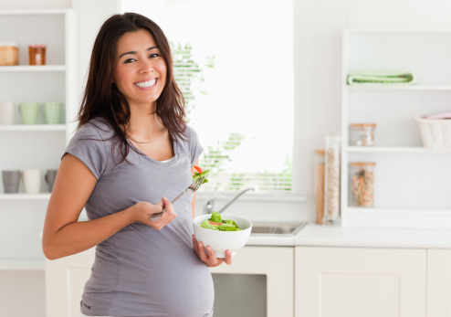 En attendant bébé, doit-on manger pour deux ?