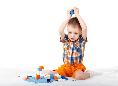 « Je fais comment quand il casse ses jouets ? »