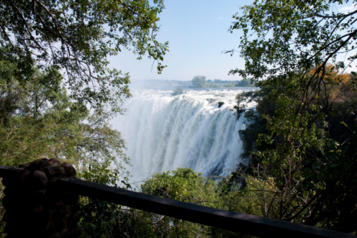 Qu’est-ce que Les Chutes Victoria ?