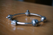Oui aux bracelets magnétiques !