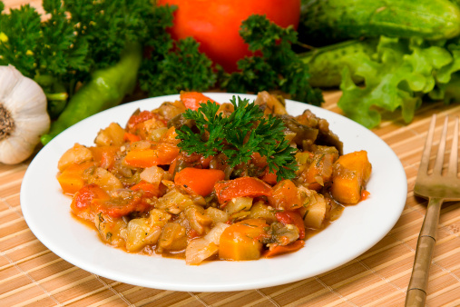 Pommes de terre Primeur du Roussillon, agneau et petits légumes à l’étouffée