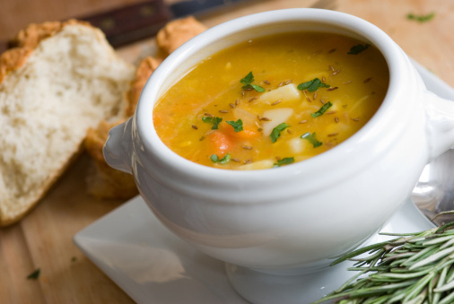 Soupe de poulet à la coriandre